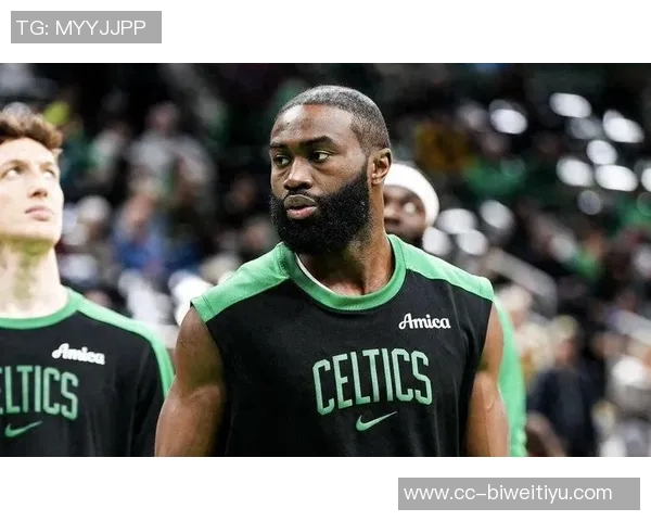 杰伦布朗左腿筋紧张状态不明绿军官方宣布回归存疑